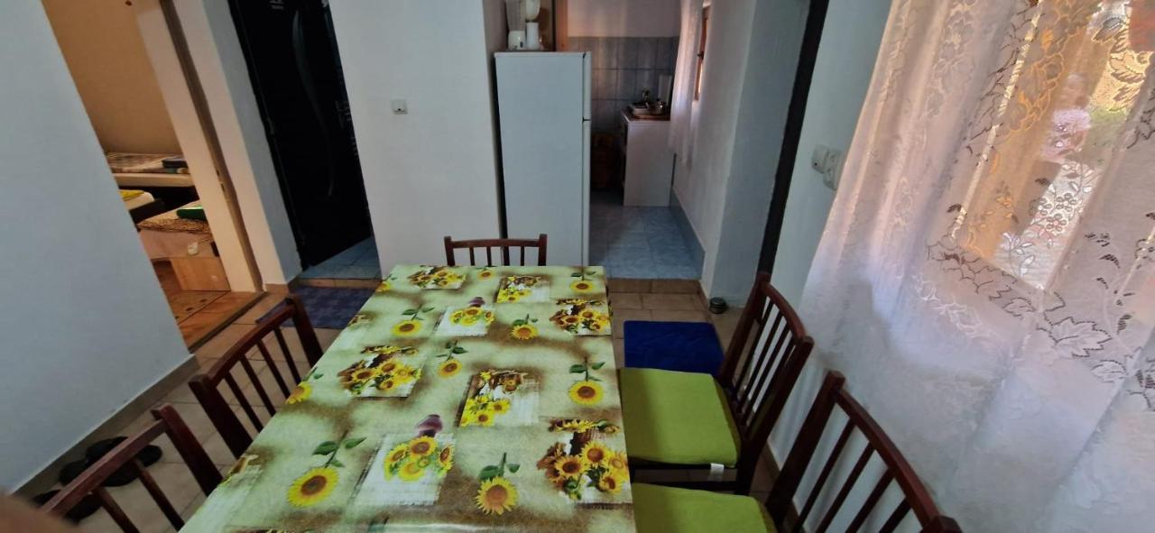 Pensiunea Casa Andreea Novaci-Străini Buitenkant foto